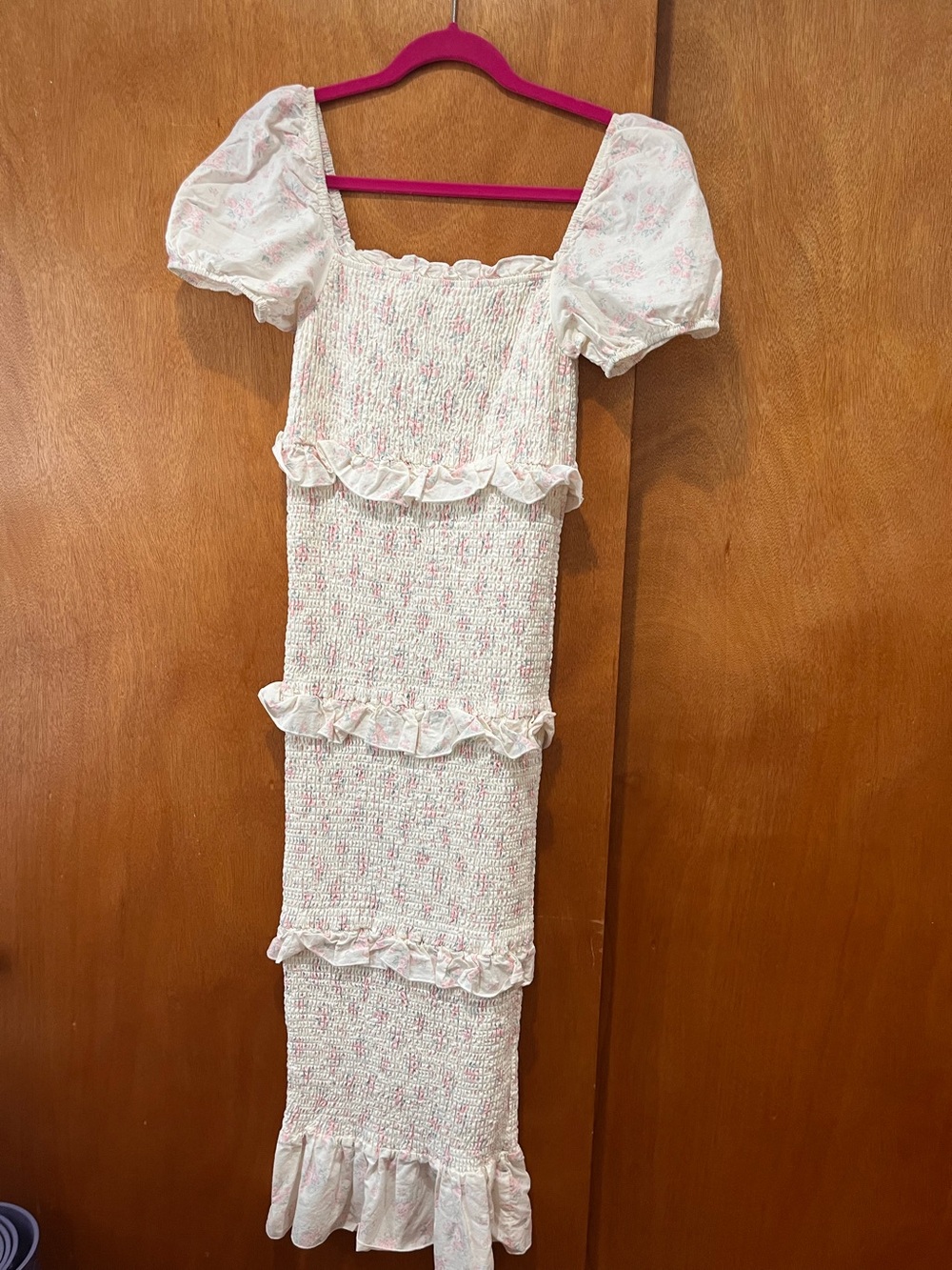 NWOT MABLE Beautiful white and Pink Smocked Puff-Sleeve Maxi Dress